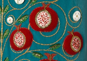 Eitz Chayim Torah Mantle