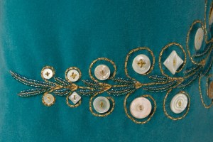 Root buttons and willow leaves