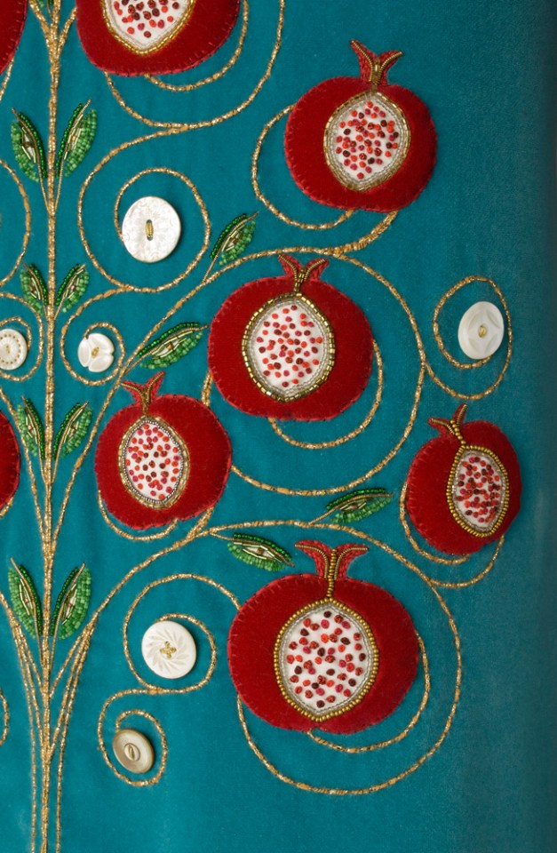Torah mantle side detail